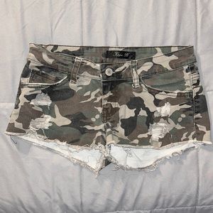 Kilauea B camouflage shorts 23inch waist